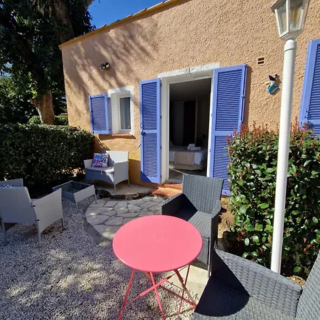 Le Cosy Hotell *