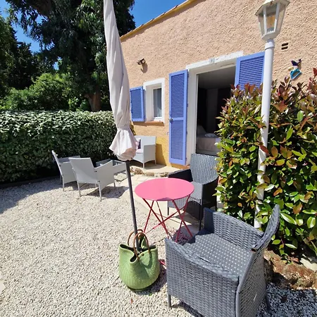 Le Cosy Hotell *